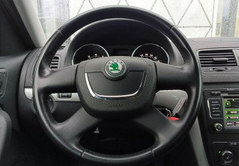 Подержанный автомобиль Skoda Yeti 2012 года (12 фото)