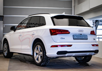 Подержанный автомобиль Audi Q5 2018 года (6 фото)