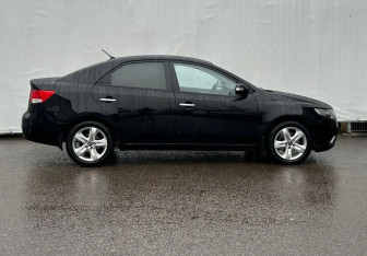 Подержанный автомобиль Kia Cerato Sedan 2009 года (4 фото)