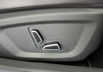 Подержанный автомобиль Changan UNI-V 2023 года (29 фото)