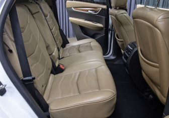 Подержанный автомобиль Cadillac XT5 2016 года (12 фото)