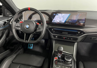 Подержанный автомобиль BMW M4 Convertible 2024 года (15 фото)