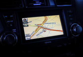 Подержанный автомобиль Toyota Highlander 2012 года (16 фото)
