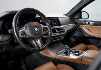 Подержанный автомобиль BMW X5 2019 года (14 фото)