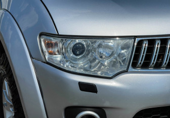 Подержанный автомобиль Mitsubishi Pajero Sport 2013 года (16 фото)