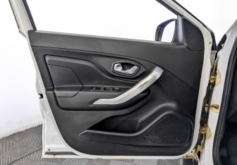 Подержанный автомобиль LADA (ВАЗ) XRAY 2019 года (19 фото)