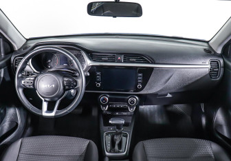 Подержанный автомобиль Kia Rio Hatchback 2021 года (11 фото)