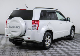 Подержанный автомобиль Suzuki Grand Vitara 2012 года (3 фото)