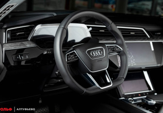 Новый Audi e-tron 2023 (9 фото)