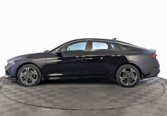 Подержанный автомобиль Kia K5 2021 года (8 фото)