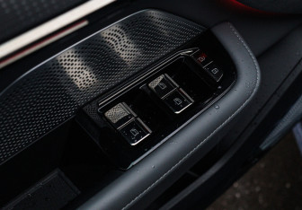 Подержанный автомобиль Zeekr 001 2023 года (22 фото)