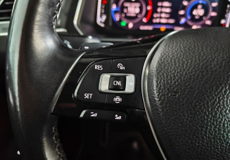 Подержанный автомобиль Volkswagen Tiguan 2019 года (15 фото)