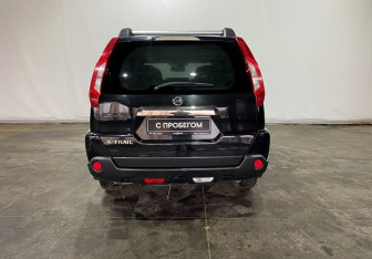 Подержанный автомобиль Nissan X-Trail 2013 года (5 фото)