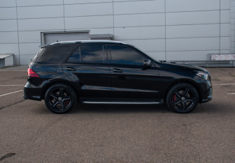 Подержанный автомобиль Mercedes-Benz GLE 2018 года (4 фото)