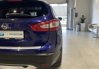 Подержанный автомобиль Nissan Qashqai 2014 года (8 фото)