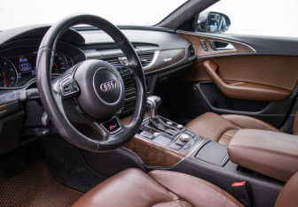 Подержанный автомобиль Audi A6 Sedan 2013 года (9 фото)
