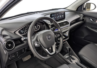 Подержанный автомобиль Changan Alsvin 2023 года (15 фото)