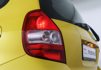 Подержанный автомобиль Honda Jazz 2006 года (19 фото)