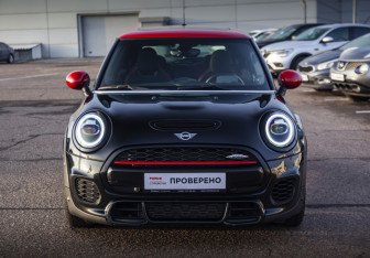 Подержанный автомобиль MINI Hatch 2018 года (3 фото)