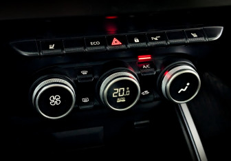 Подержанный автомобиль Renault Arkana 2019 года (25 фото)