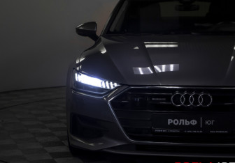 Подержанный автомобиль Audi A7 2018 года (27 фото)