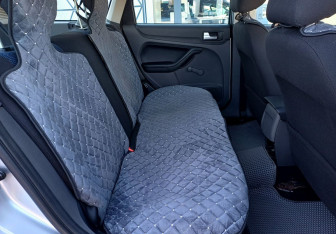 Подержанный автомобиль Ford Focus Wagon 2005 года (21 фото)