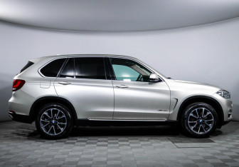 Подержанный автомобиль BMW X5 2015 года (4 фото)