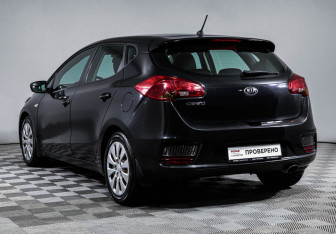 Подержанный автомобиль Kia Ceed Hatchback 2016 года (7 фото)