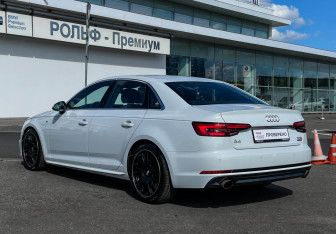 Подержанный автомобиль Audi A4 Sedan 2016 года (7 фото)