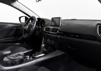 Подержанный автомобиль Mazda 3 Sedan 2015 года (8 фото)