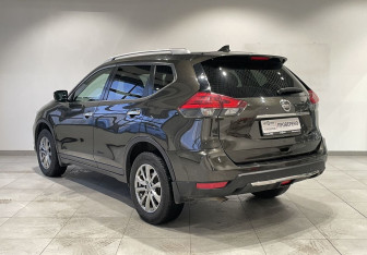 Подержанный автомобиль Nissan X-Trail 2018 года (7 фото)