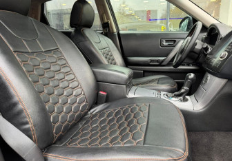 Подержанный автомобиль Infiniti FX 2006 года (10 фото)