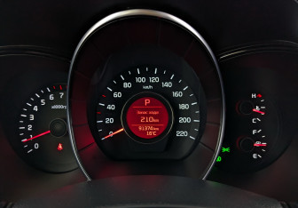 Подержанный автомобиль Kia Rio Sedan 2015 года (13 фото)