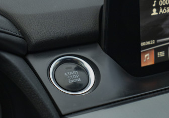 Подержанный автомобиль Mazda 6 Sedan 2015 года (22 фото)