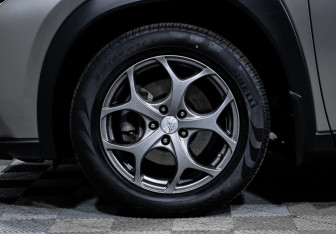 Подержанный автомобиль Lexus UX 2019 года (15 фото)