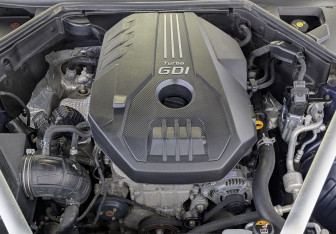 Подержанный автомобиль Kia Stinger 2019 года (9 фото)