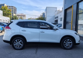 Подержанный автомобиль Nissan X-Trail 2017 года (4 фото)