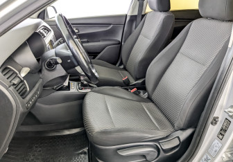 Подержанный автомобиль Kia Rio Sedan 2018 года (20 фото)
