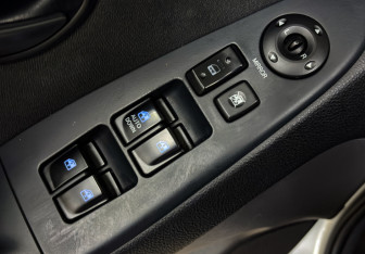 Подержанный автомобиль Hyundai Elantra Sedan 2008 года (18 фото)