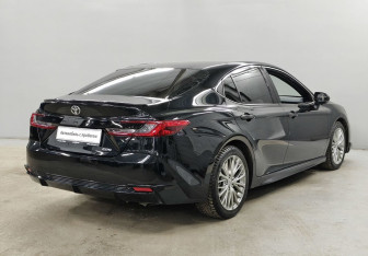 Подержанный автомобиль Toyota Camry Sedan 2024 года (5 фото)