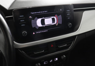 Подержанный автомобиль Skoda Rapid Liftback 2020 года (13 фото)