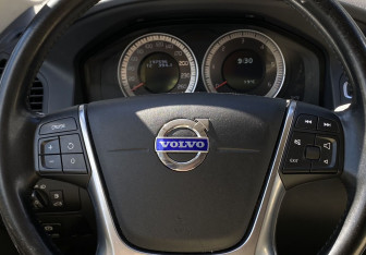 Подержанный автомобиль Volvo XC60 2012 года (16 фото)