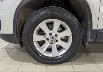 Подержанный автомобиль Volkswagen Tiguan 2012 года (12 фото)