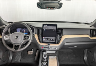 Новый Volvo XC60 2025 (10 фото)