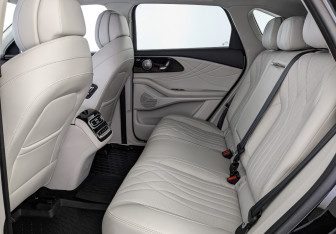 Подержанный автомобиль Exeed RX 2023 года (17 фото)