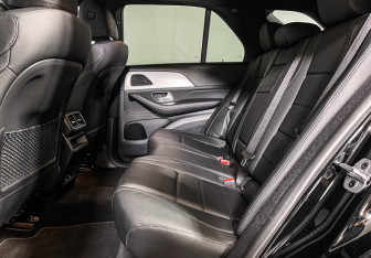 Подержанный автомобиль Mercedes-Benz GLE 2023 года (11 фото)
