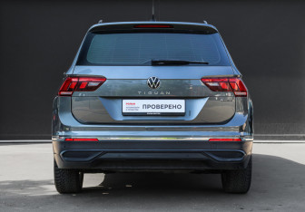Подержанный автомобиль Volkswagen Tiguan 2021 года (5 фото)