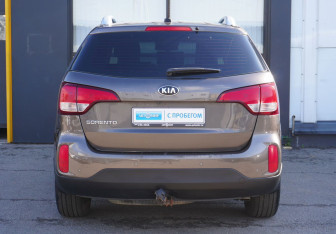 Подержанный автомобиль Kia Sorento 2018 года (6 фото)