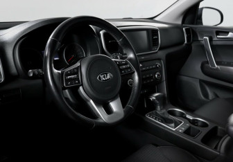 Подержанный автомобиль Kia Sportage 2020 года (8 фото)