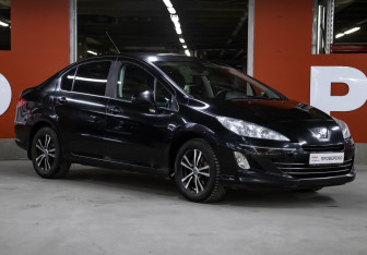Подержанный автомобиль Peugeot 408 2012 года (3 фото)